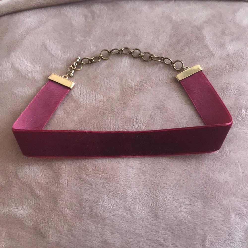 Velvet chocker